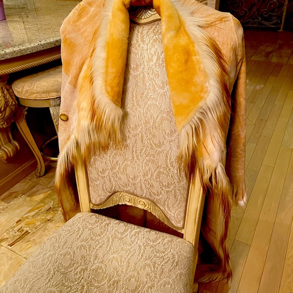 Authentic fur coat - Picture 1 of 6